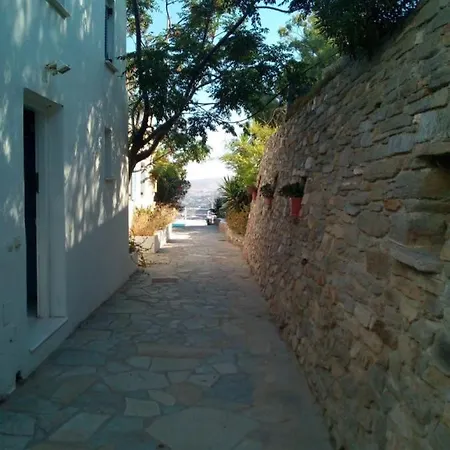 Дом отдыха Semi-detached House On The Heights Of Parikia - Exceptional View Of The Cyclades Парос
