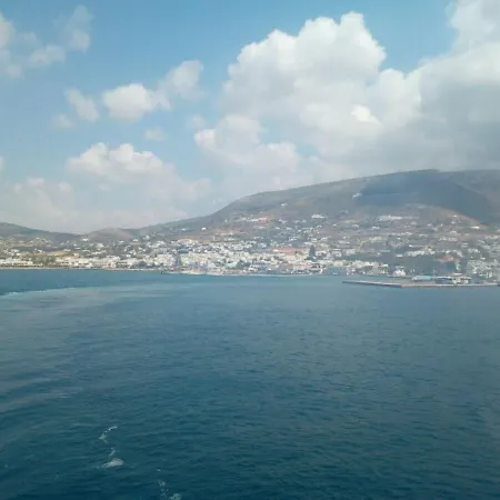 Nyaraló Semi-detached House On The Heights Of Parikia - Exceptional View Of The Cyclades