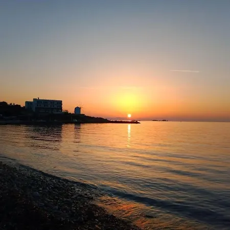 Semi-detached House On The Heights Of Parikia - Exceptional View Of The Cyclades Nyaraló *