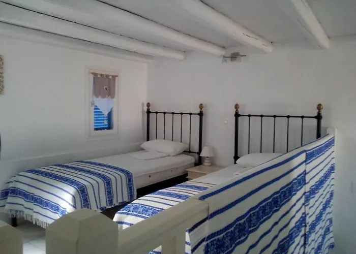 Vakantiehuis Semi-detached House On The Heights Of Parikia - Exceptional View Of The Cyclades *